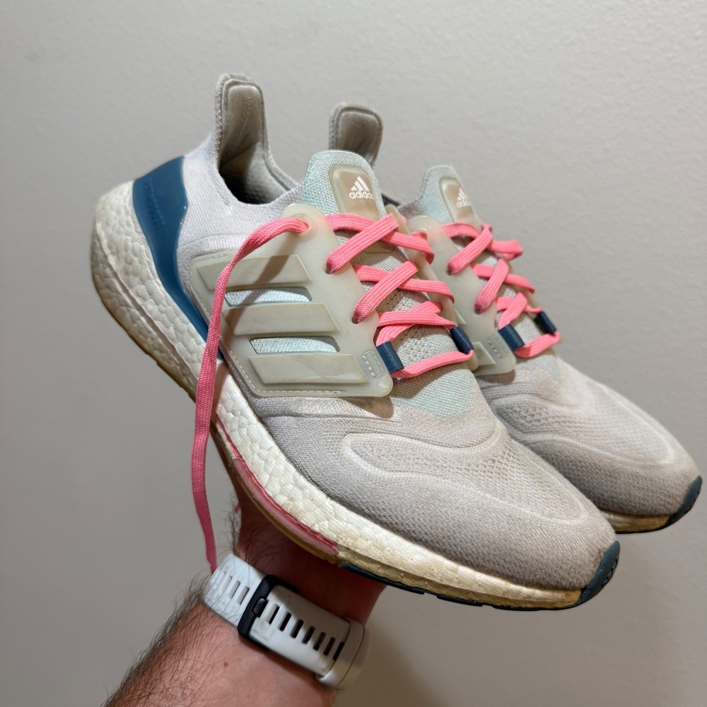 Adidas Ultraboost 22 Running Shoes Grey Blue Pink GX5573 Mens 8.5